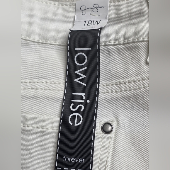Jessica Simpson 18W Forever Low Rise White Straight Leg Jeans NWT Plus - Picture 5 of 8